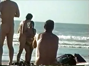 चाय पार्टी सेक्सी वी ...