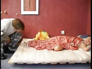 एक आदमी खाती है एक ल ...