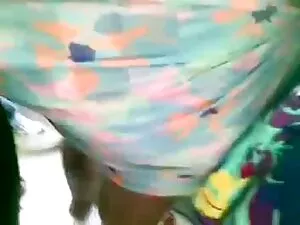मिठाई और चेहरे के से ...