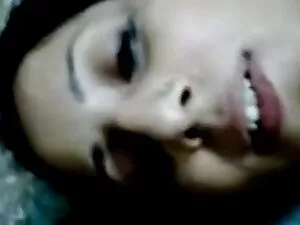 लड़की स्तन, सनी लियो ...